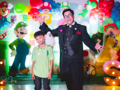 Allan “Magnifico” – Seasoned Magician and Illusionist