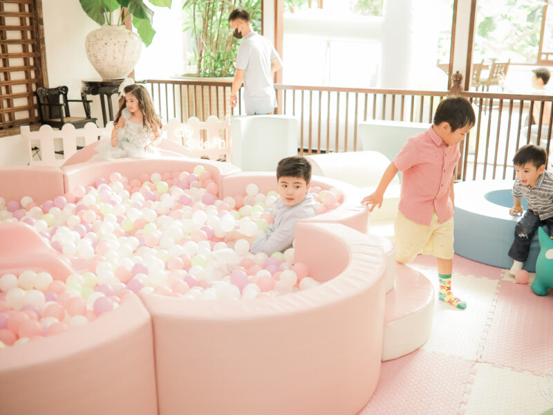 Pram and Cradle – Capturing Every Milestone with Elegance