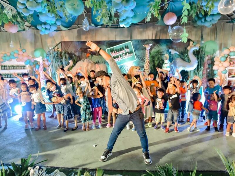 Arnold Cornejo – Ventriloquist, Magician & Professional Party Host