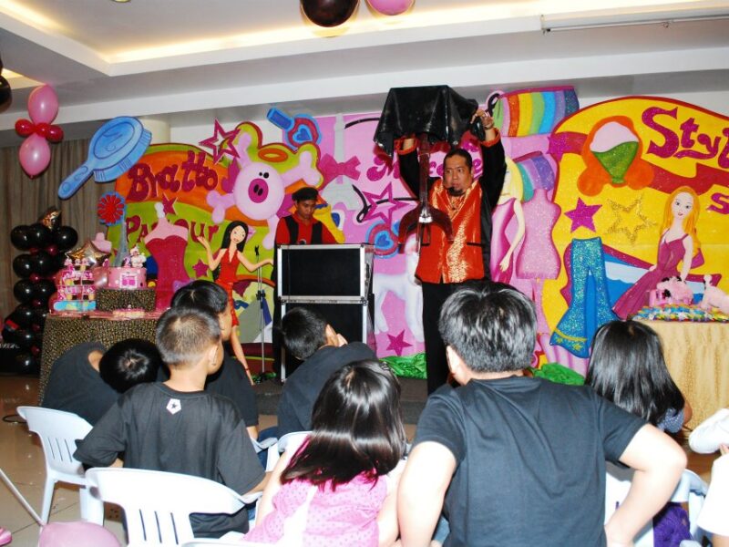 Amazing Arnold – Gospel Magician, Puppeteer & Event Host