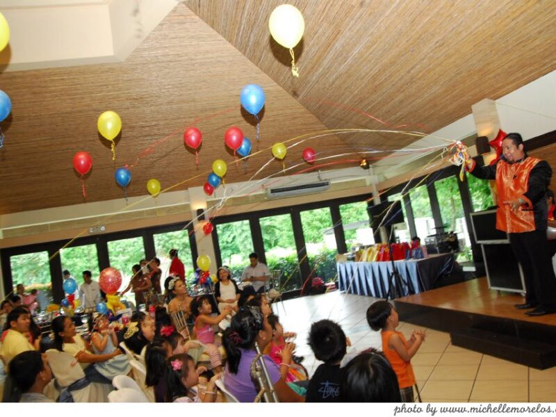 Amazing Arnold – Gospel Magician, Puppeteer & Event Host
