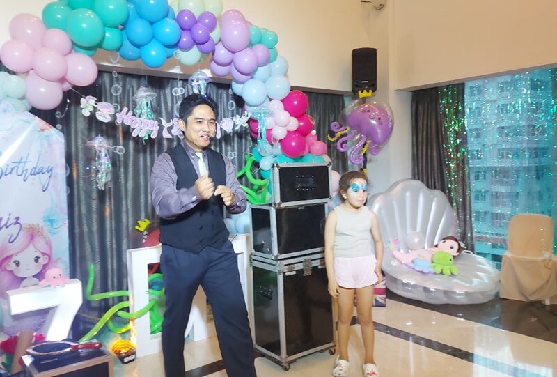 Eric Peña – Host, Magician & Ventriloquist