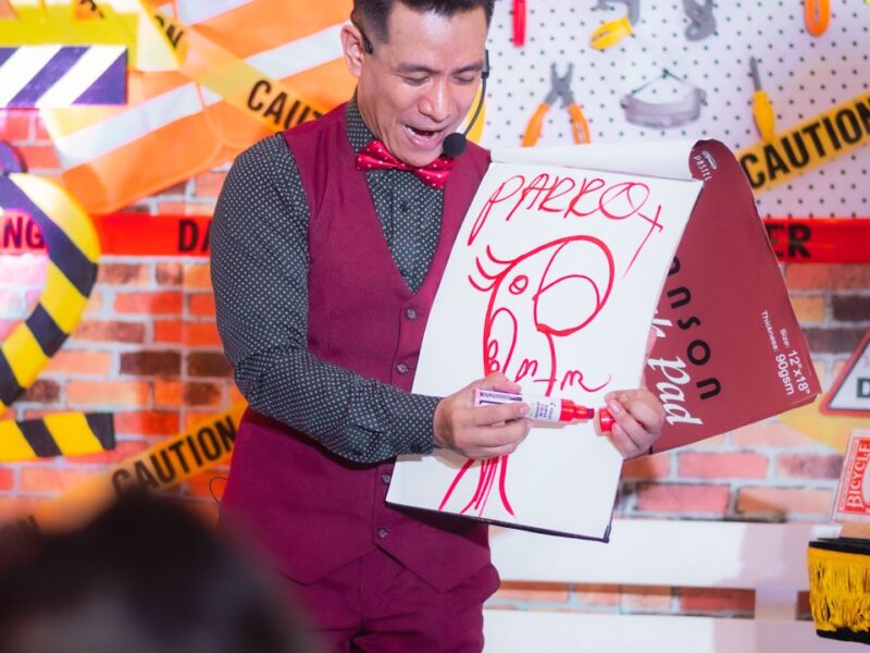 Magic of Marcus β Magician, Host & Parrot Whisperer π¦