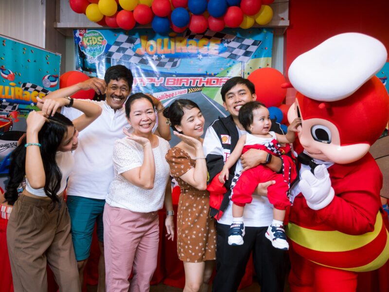 📸 Freeze Time with Ren Faustino Photography – Where Every Click Tells a Story!