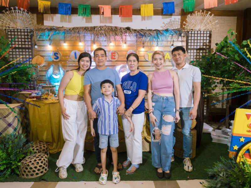 📸 Freeze Time with Ren Faustino Photography – Where Every Click Tells a Story!